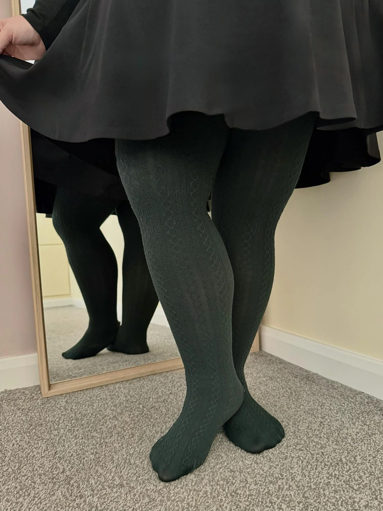 Grannies Cable Knit Wool Tights V2 - Crocodile - Image 8